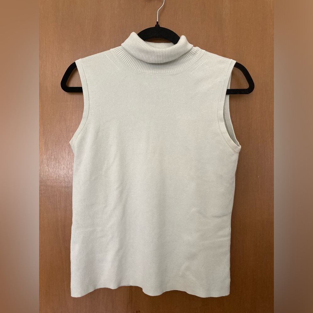 Banana Republic Off-White Ecru Sleeveless Turtleneck Sweater S-M